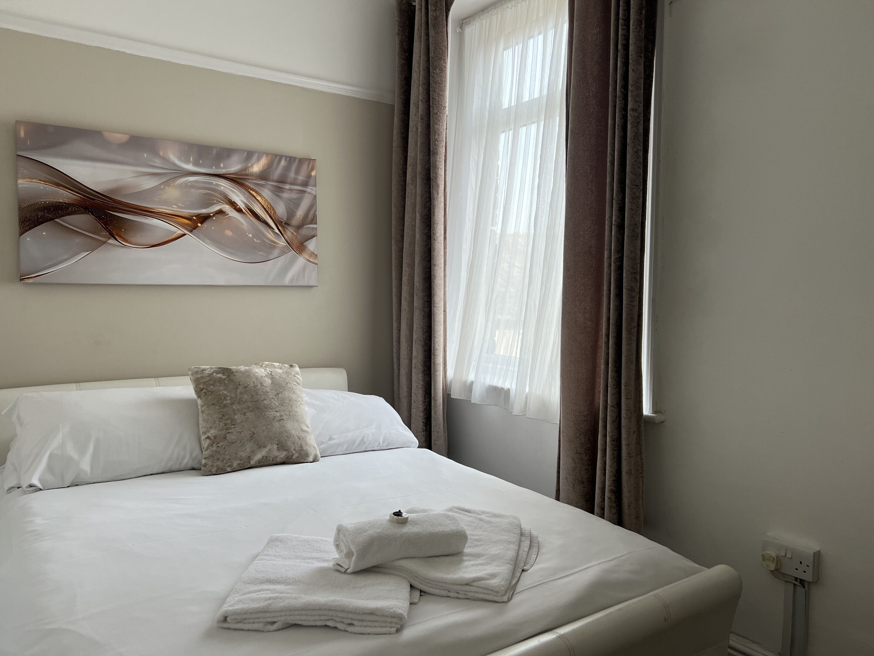 スタンダード ダブルルーム コートヤードビュー | アイロン / アイロン台、WiFi (無料)