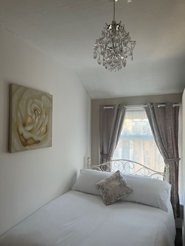Standard Double Room, Courtyard View | Iron/ironing board, free WiFi