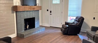Adorable 2-bedroom Farmhouse in beautiful Lake Guntersville
