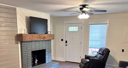 Adorable 2-bedroom Farmhouse in beautiful Lake Guntersville