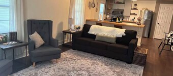 Adorable 2-bedroom Farmhouse in beautiful Lake Guntersville