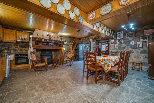 Villa 'Terra' with Private Terrace, Shared Garden and Wi-Fi