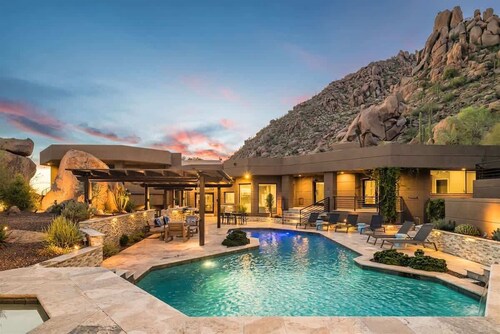 New! Enchanted Estate- Elevated Scottsdale Villa