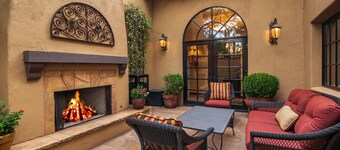 Villa D’Vaquero | Walk to Uptown | 6BR Luxury Home