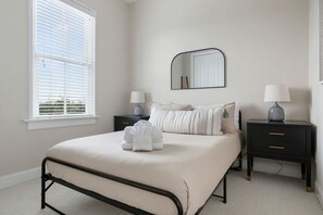 5 bedrooms, desk, iron/ironing board, free WiFi - 5 BR @ Paradiso Pool Club (North Charleston)