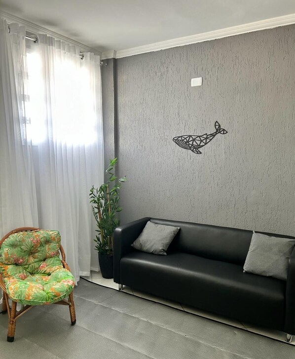 TV - Beachfront Apartment – Stunning View with Wi-Fi (13) 99756 2285 (Centro Peruíbe)
