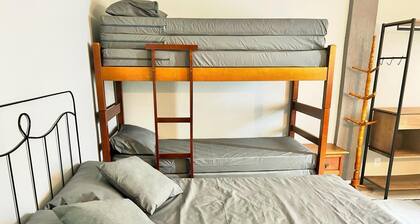 Beachfront Apartment – Stunning View with Wi-Fi (13) 99756 2285