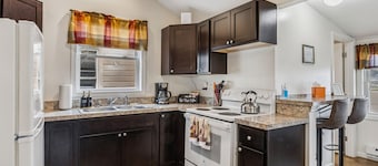 3 Charming Cottages on GOTL Strip - Sleeps 10