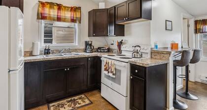 3 Charming Cottages on GOTL Strip - Sleeps 10