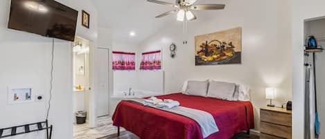 1 bedroom, desk, iron/ironing board, WiFi