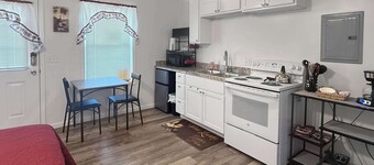 Merlot Cottage - GOTL Strip - Lover's Retreat