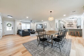 Interior - The Retreat on Berkshire (The Village)