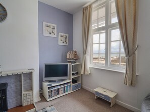Living area - Flat F Bay House (Bridport)