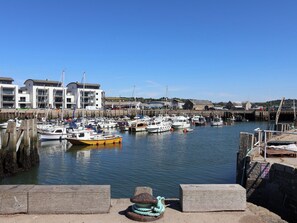 Marina - Flat F Bay House (Bridport)