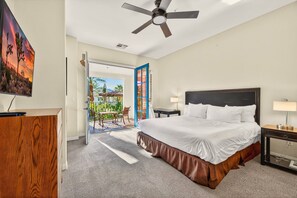 3 quartos, escrivaninha, ferros/tábuas de passar roupa, berço de viagem