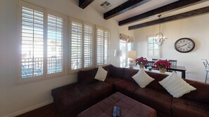 TV, peis og kontorer