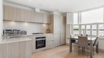 Fridge, microwave, oven, dishwasher