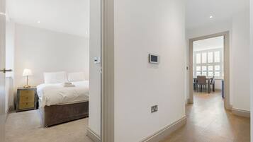 1 bedroom, iron/ironing board, internet, bed sheets