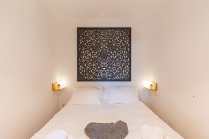 2 chambres, fer et planche à repasser, Wi-Fi, draps fournis