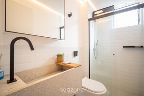 Studio | Bathroom - Evas - Charming Apartments With Sea View in Floripa (Florianópolis)