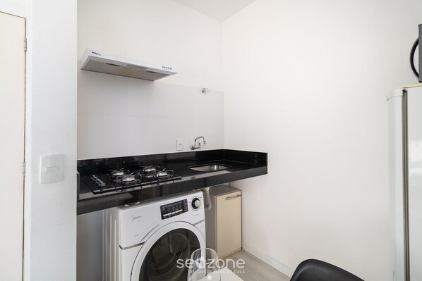 Basic Studio | Interior - Evas - Charming Apartments With Sea View in Floripa (Florianópolis)