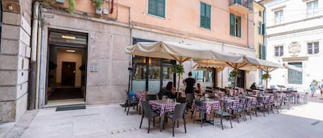 家庭複式房屋, 露台, 城市景 | 室外用餐