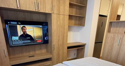 Riverside Apartment4