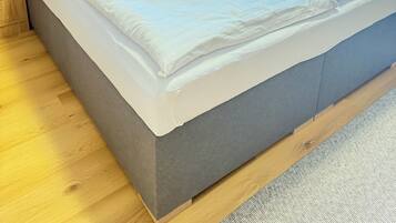 1 bedroom, iron/ironing board, internet, bed sheets