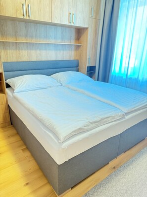 1 bedroom, iron/ironing board, Internet, bed sheets