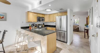 Flagler Ave Condo • Walk to Beach & Shops