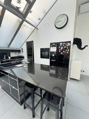 Mikroaaltouuni, uuni, astianpesukone