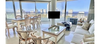 Ocean, Exclusive BBQ Duplex Penthouse and 4 Suites