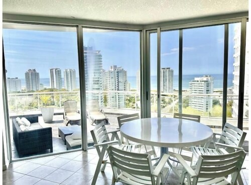 Ocean, Exclusive BBQ Duplex Penthouse and 4 Suites