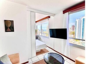 3 bedrooms - Cap Ferrat, Penthouse: Jacuzzi and BBQ for Exclusive Use (Departamento de Maldonado)