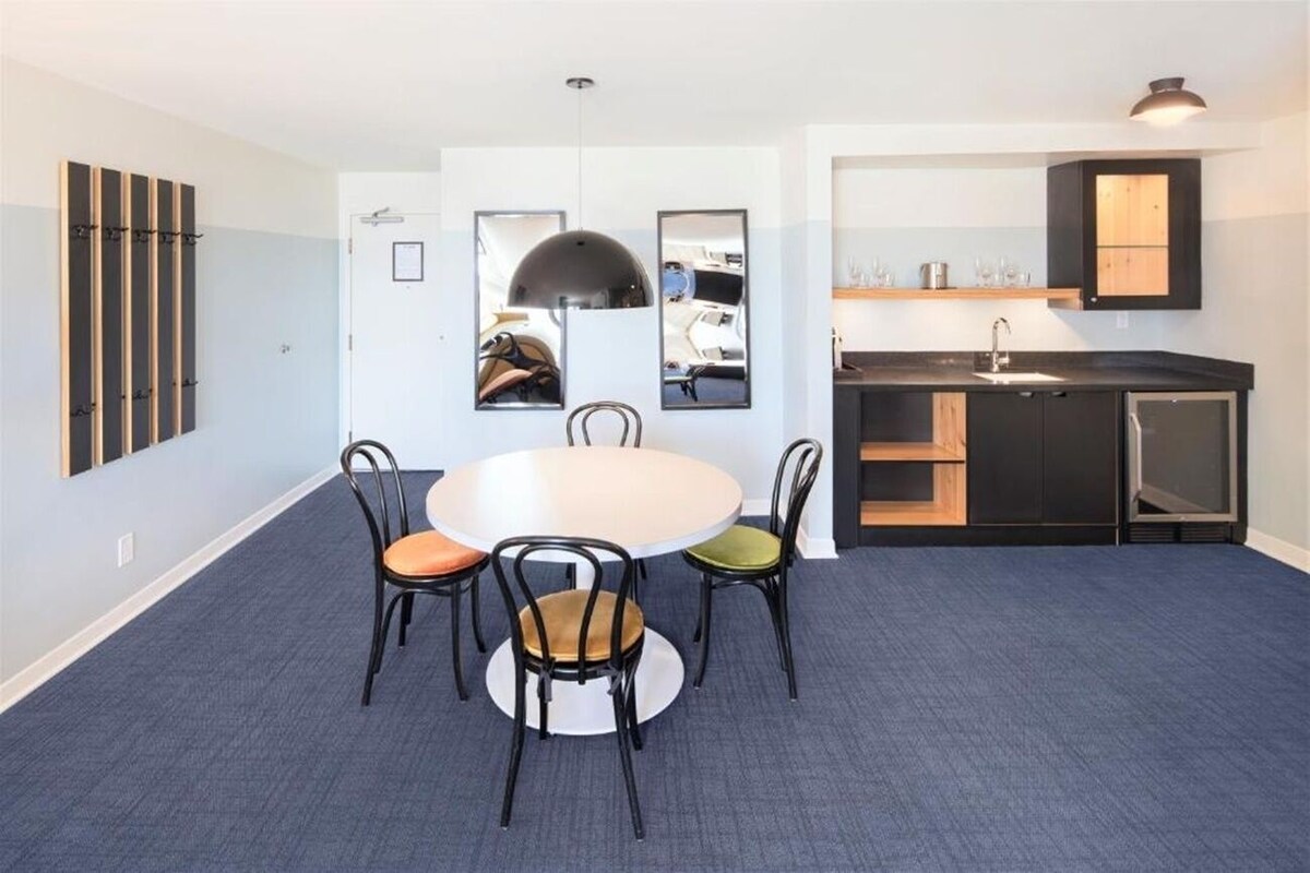 Chic Room w/ Balcony Steps from Venice Beach | Rooftop | Free Breakfast