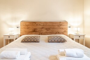 WiFi, bed sheets