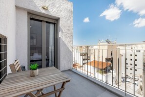 Departamento, 1 habitación, cocina, vista a la ciudad | Balcón
