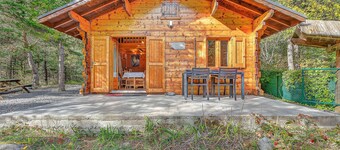 Chalet 'Les Chalets' con vistas a la montaña, terraza compartida y jardín privado