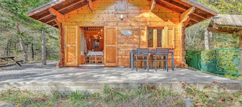 Chalet 'Les Chalets' with Mountain View, Shared Terrace and Private Garden