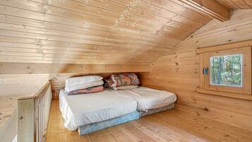 5 soverom, strykejern/-brett og sengetøy