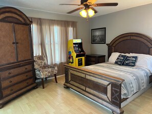 3 chambres, fer et planche à repasser, Wi-Fi, draps fournis