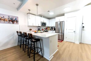 Luokittelematon kuva, 2 kautta 27, painike