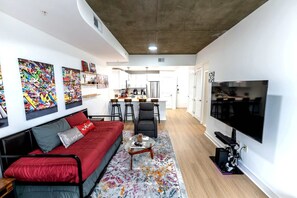 Unclassified image, 2 of 27, button