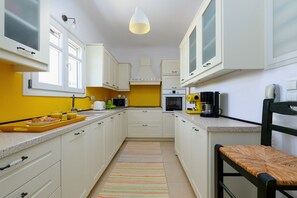 Kochgeschirr/Geschirr/Besteck