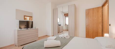 3 室のベッドルーム、WiFi、ベッドシーツ