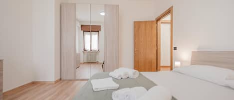 3 bedrooms, WiFi, bed sheets