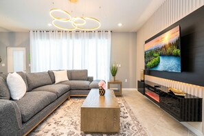 Télévision, lecteur de DVD, chaîne hi-fi, espaces bureaux