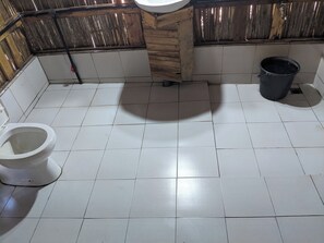 HandtĂŒcher, Seife, Toilettenpapier
