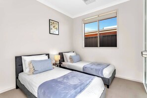 3 bedrooms, iron/ironing board, WiFi, bed sheets