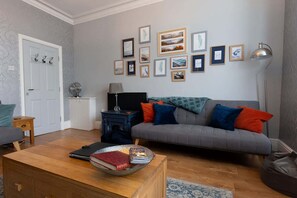 テレビ、書斎 / ワークスペース